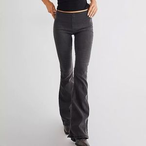 Free People Penny Pull on Flares Size 27